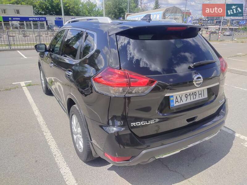 Внедорожник / Кроссовер Nissan Rogue 2016 в Харькове