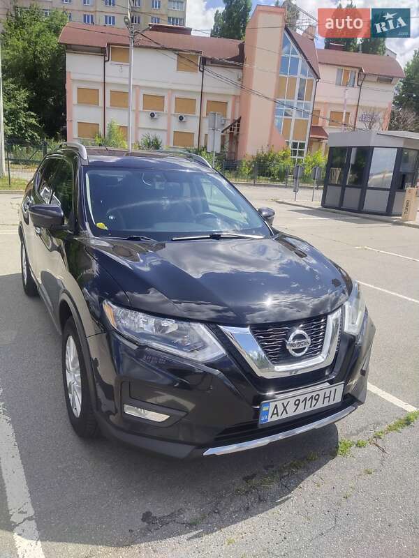 Внедорожник / Кроссовер Nissan Rogue 2016 в Харькове
