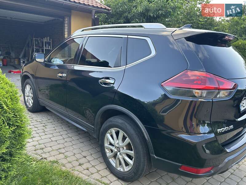 Внедорожник / Кроссовер Nissan Rogue 2017 в Павлограде