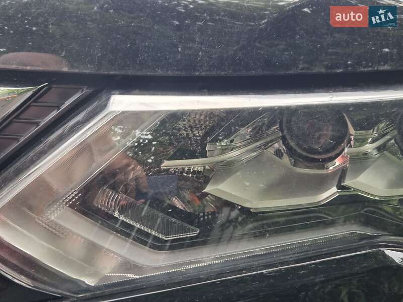 Внедорожник / Кроссовер Nissan Rogue 2018 в Ивано-Франковске