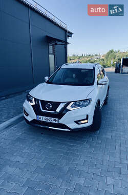 Внедорожник / Кроссовер Nissan Rogue 2017 в Хмельницком