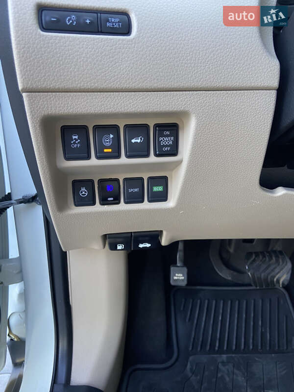 Позашляховик / Кросовер Nissan Rogue 2017 в Хмельницькому