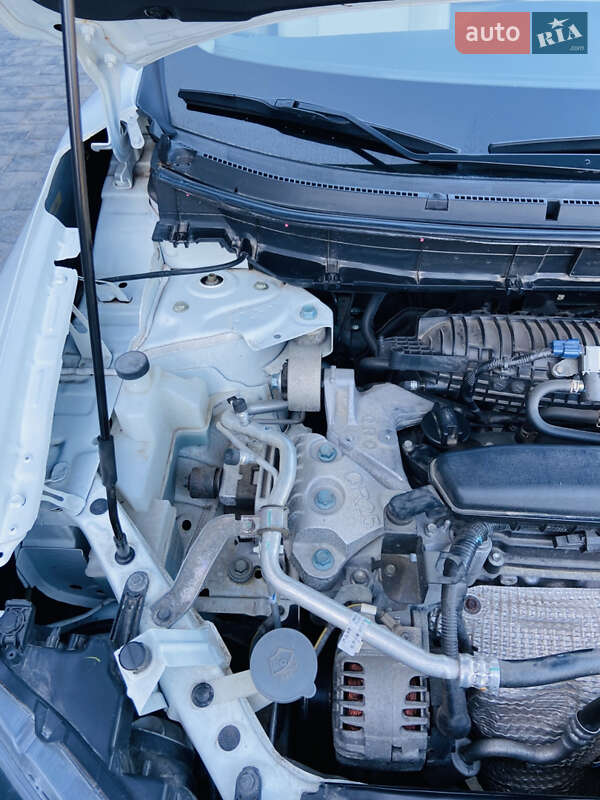 Позашляховик / Кросовер Nissan Rogue 2017 в Хмельницькому