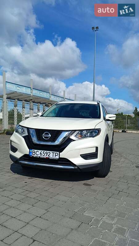 Позашляховик / Кросовер Nissan Rogue 2017 в Львові