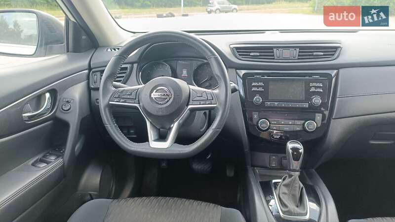 Позашляховик / Кросовер Nissan Rogue 2017 в Львові