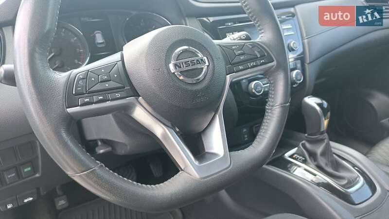 Позашляховик / Кросовер Nissan Rogue 2017 в Львові