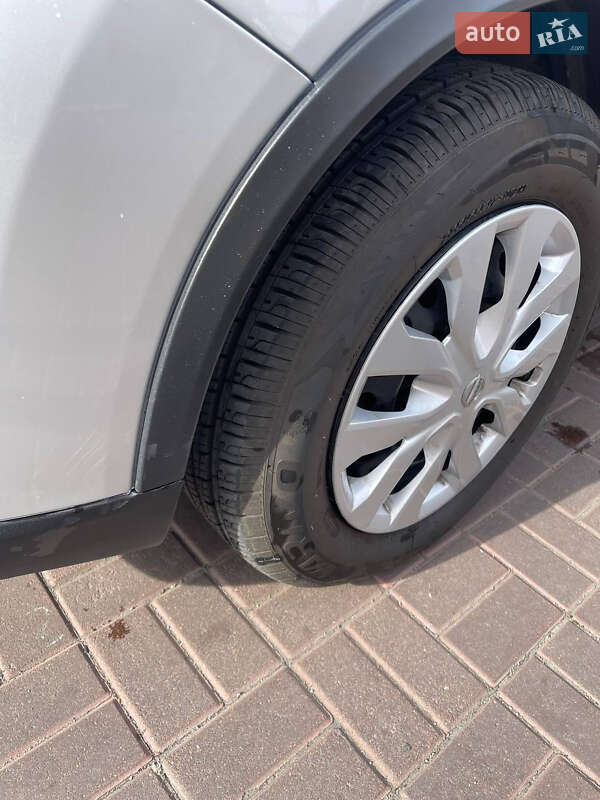 Позашляховик / Кросовер Nissan Rogue 2016 в Києві