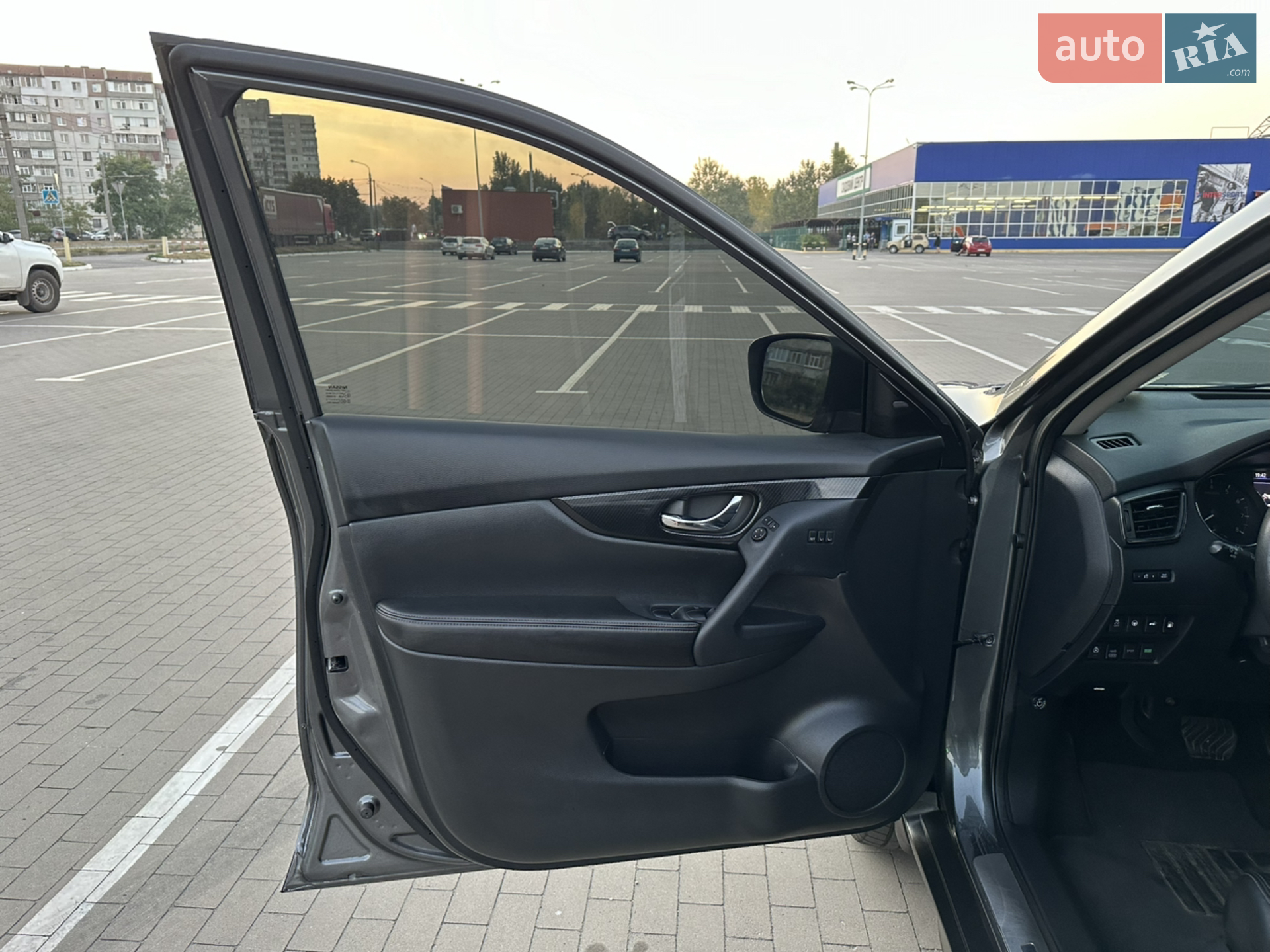 2019 Nissan Rogue - мініатюра 9