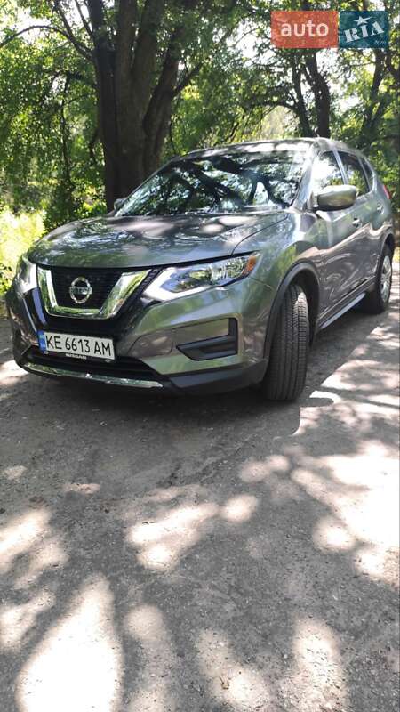 Внедорожник / Кроссовер Nissan Rogue 2017 в Павлограде