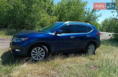 Внедорожник / Кроссовер Nissan Rogue 2017 в Малой Виске