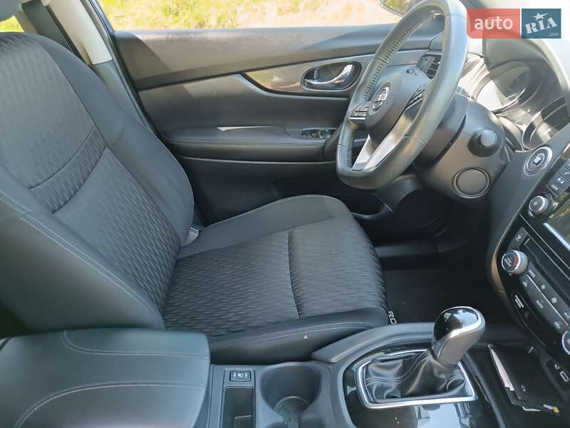 Позашляховик / Кросовер Nissan Rogue 2017 в Малій Висці