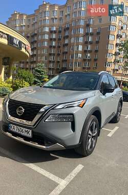 Позашляховик / Кросовер Nissan Rogue 2021 в Луцьку