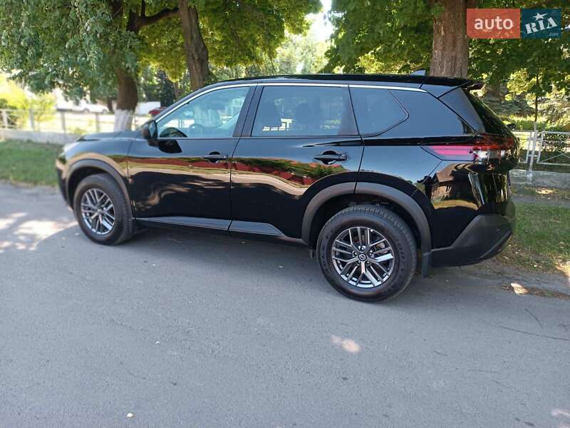 Внедорожник / Кроссовер Nissan Rogue 2021 в Дубно
