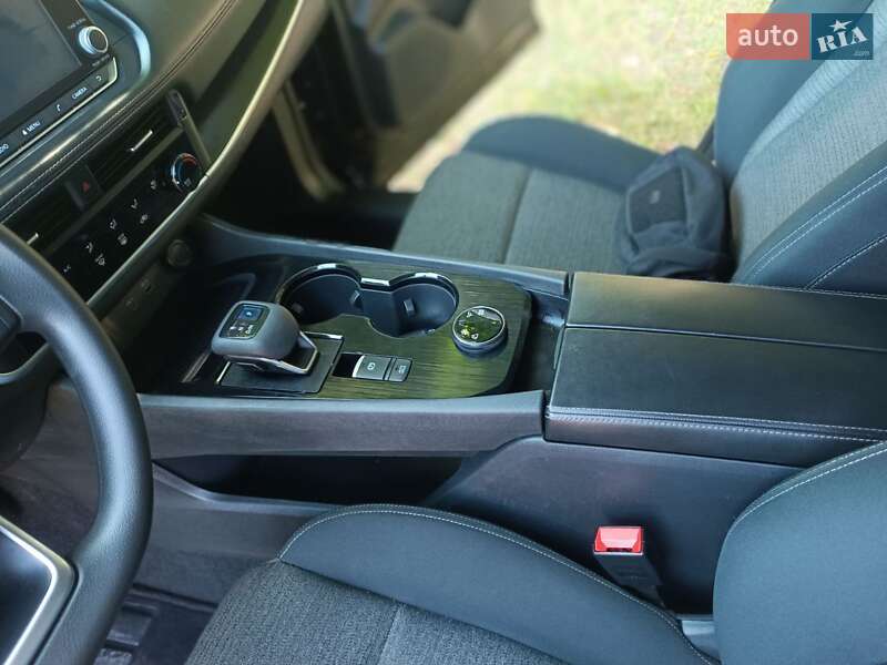 Внедорожник / Кроссовер Nissan Rogue 2021 в Дубно