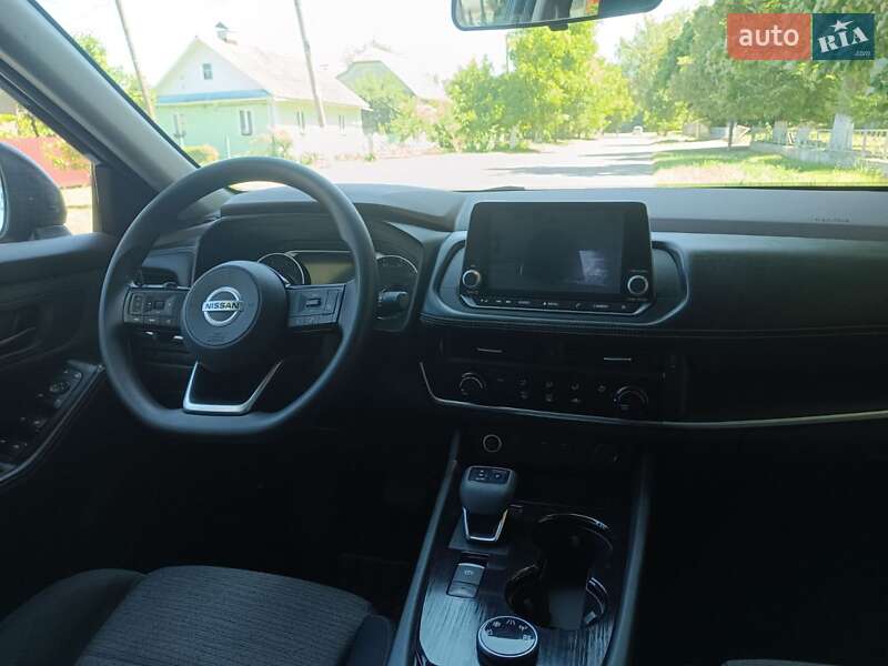 Внедорожник / Кроссовер Nissan Rogue 2021 в Дубно