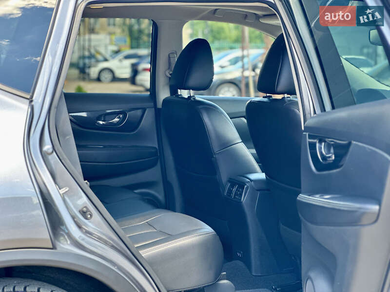 Позашляховик / Кросовер Nissan Rogue 2018 в Києві