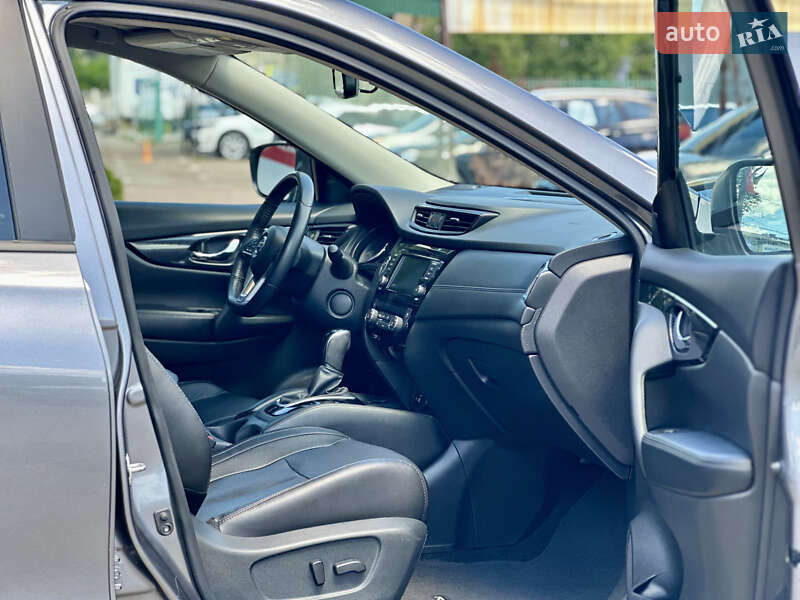 Позашляховик / Кросовер Nissan Rogue 2018 в Києві