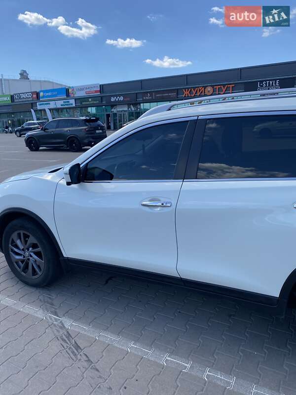 Позашляховик / Кросовер Nissan Rogue 2016 в Києві