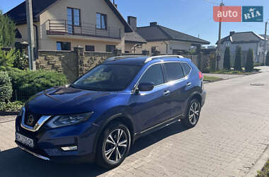 Внедорожник / Кроссовер Nissan Rogue 2017 в Ровно