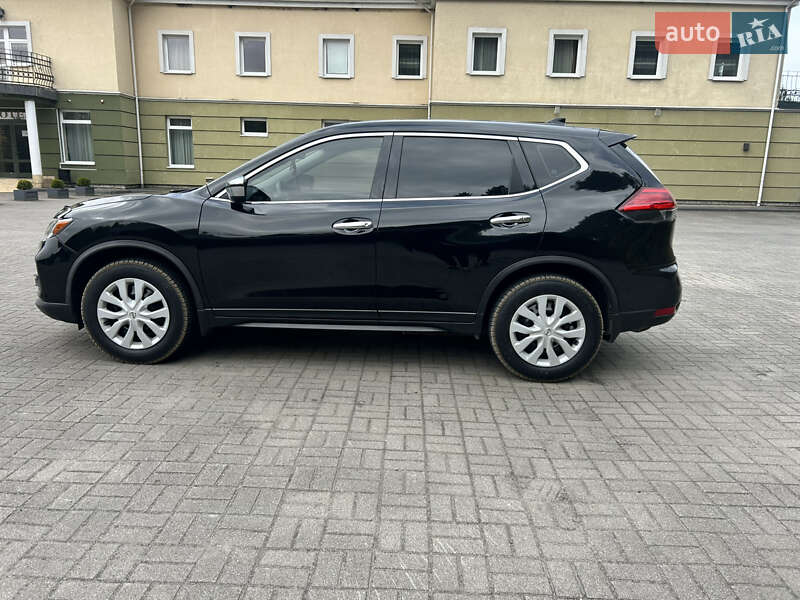 Позашляховик / Кросовер Nissan Rogue 2017 в Львові