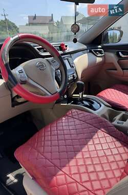 Позашляховик / Кросовер Nissan Rogue 2015 в Чернівцях
