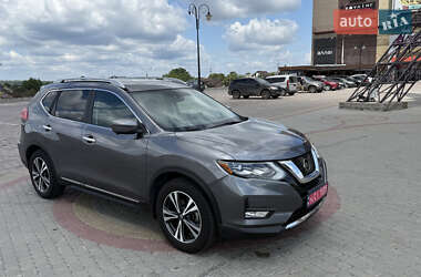 Внедорожник / Кроссовер Nissan Rogue 2017 в Харькове