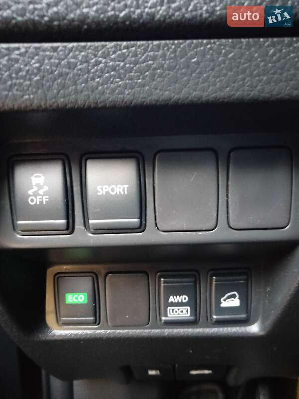 Позашляховик / Кросовер Nissan Rogue 2016 в Одесі