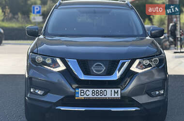 Внедорожник / Кроссовер Nissan Rogue 2017 в Львове