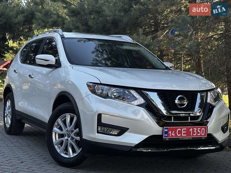 Внедорожник / Кроссовер Nissan Rogue 2017 в Дрогобыче
