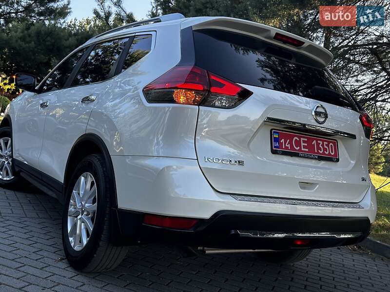 Внедорожник / Кроссовер Nissan Rogue 2017 в Дрогобыче
