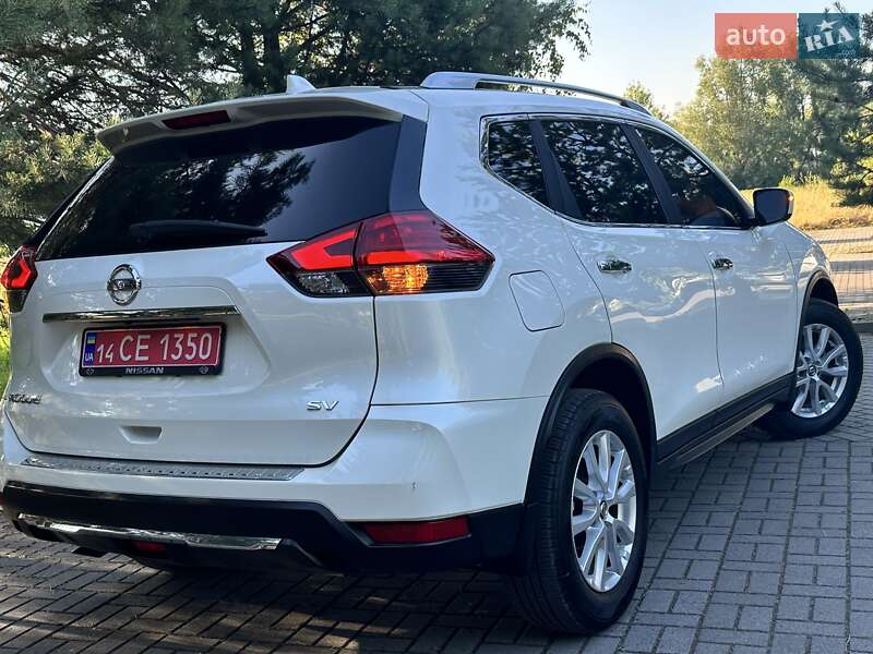 Внедорожник / Кроссовер Nissan Rogue 2017 в Дрогобыче