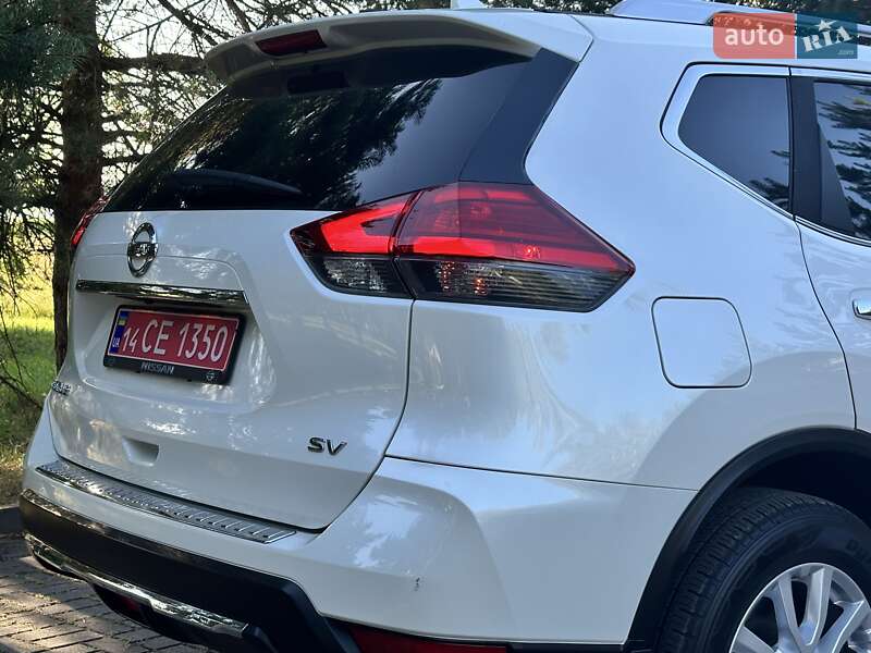 Внедорожник / Кроссовер Nissan Rogue 2017 в Дрогобыче