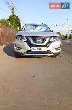 Позашляховик / Кросовер Nissan Rogue 2017 в Києві