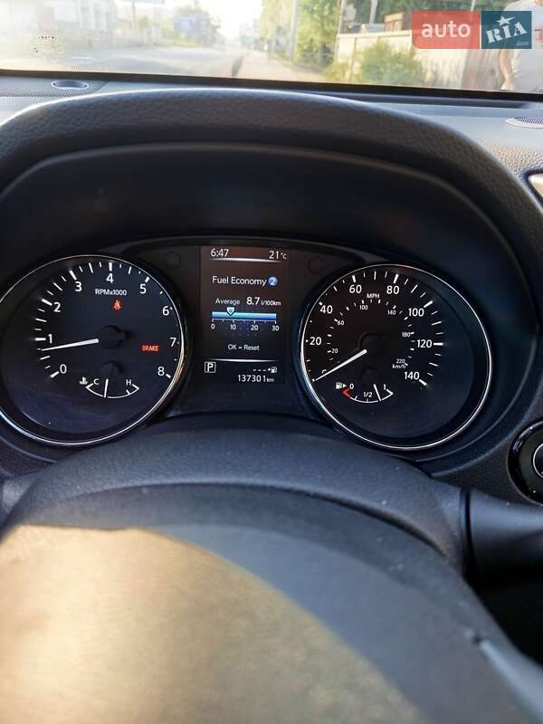 Внедорожник / Кроссовер Nissan Rogue 2017 в Киеве