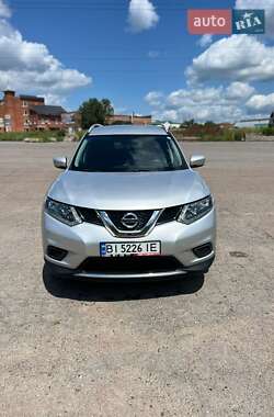 Позашляховик / Кросовер Nissan Rogue 2015 в Полтаві