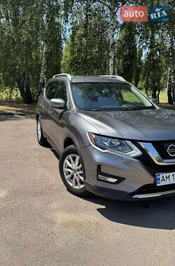 Позашляховик / Кросовер Nissan Rogue 2017 в Житомирі