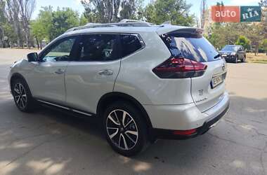 Внедорожник / Кроссовер Nissan Rogue 2018 в 