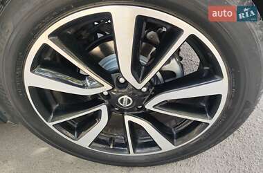 Внедорожник / Кроссовер Nissan Rogue 2018 в 