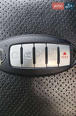 Внедорожник / Кроссовер Nissan Rogue 2018 в 