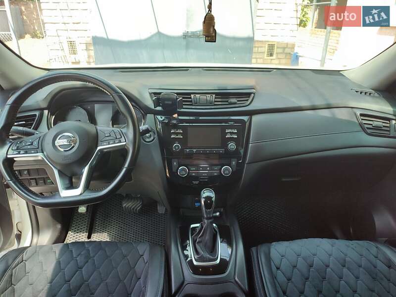 Позашляховик / Кросовер Nissan Rogue 2016 в Ізмаїлі