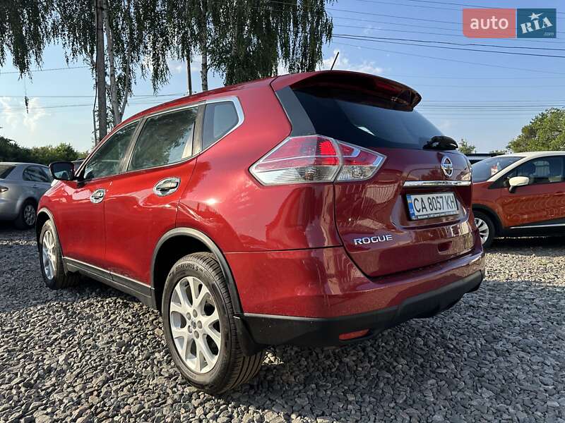 Внедорожник / Кроссовер Nissan Rogue 2016 в Смеле