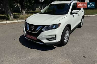 Позашляховик / Кросовер Nissan Rogue 2019 в 