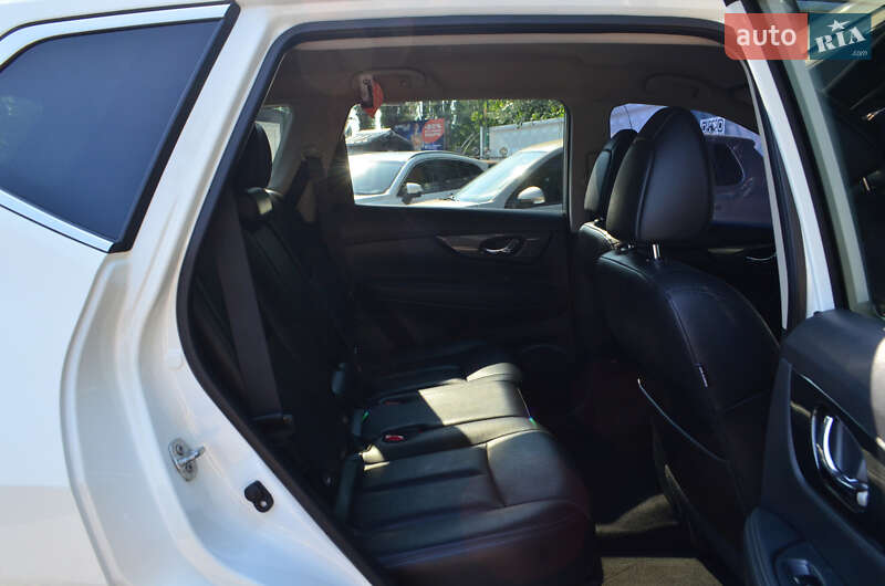 Внедорожник / Кроссовер Nissan Rogue 2016 в Киеве