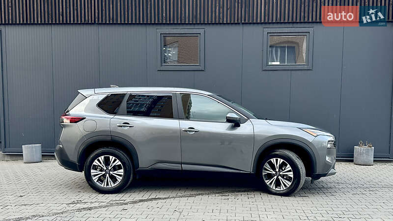 Внедорожник / Кроссовер Nissan Rogue 2023 в Хмельницком