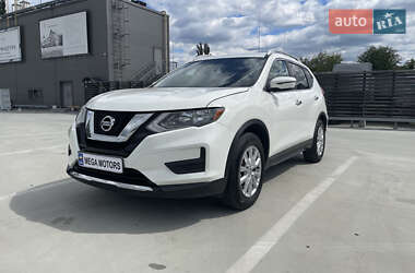Позашляховик / Кросовер Nissan Rogue 2017 в Києві