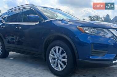 Внедорожник / Кроссовер Nissan Rogue 2018 в 