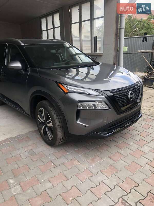 Внедорожник / Кроссовер Nissan Rogue 2023 в Дрогобыче
