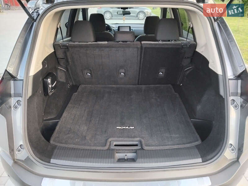Внедорожник / Кроссовер Nissan Rogue 2021 в Киеве