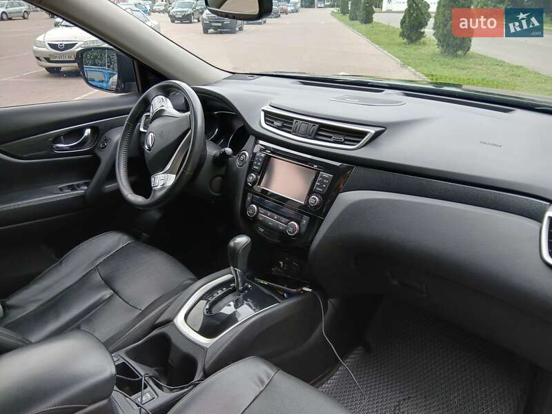 Внедорожник / Кроссовер Nissan Rogue 2015 в Сумах