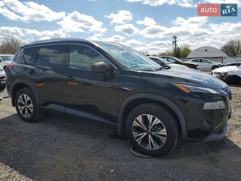 Внедорожник / Кроссовер Nissan Rogue 2021 в Ровно